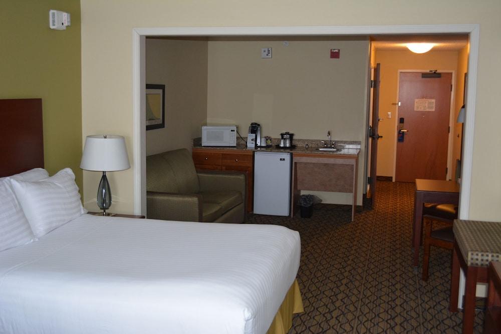 Holiday Inn Express Hotel & Suites Lancaster Dış mekan fotoğraf