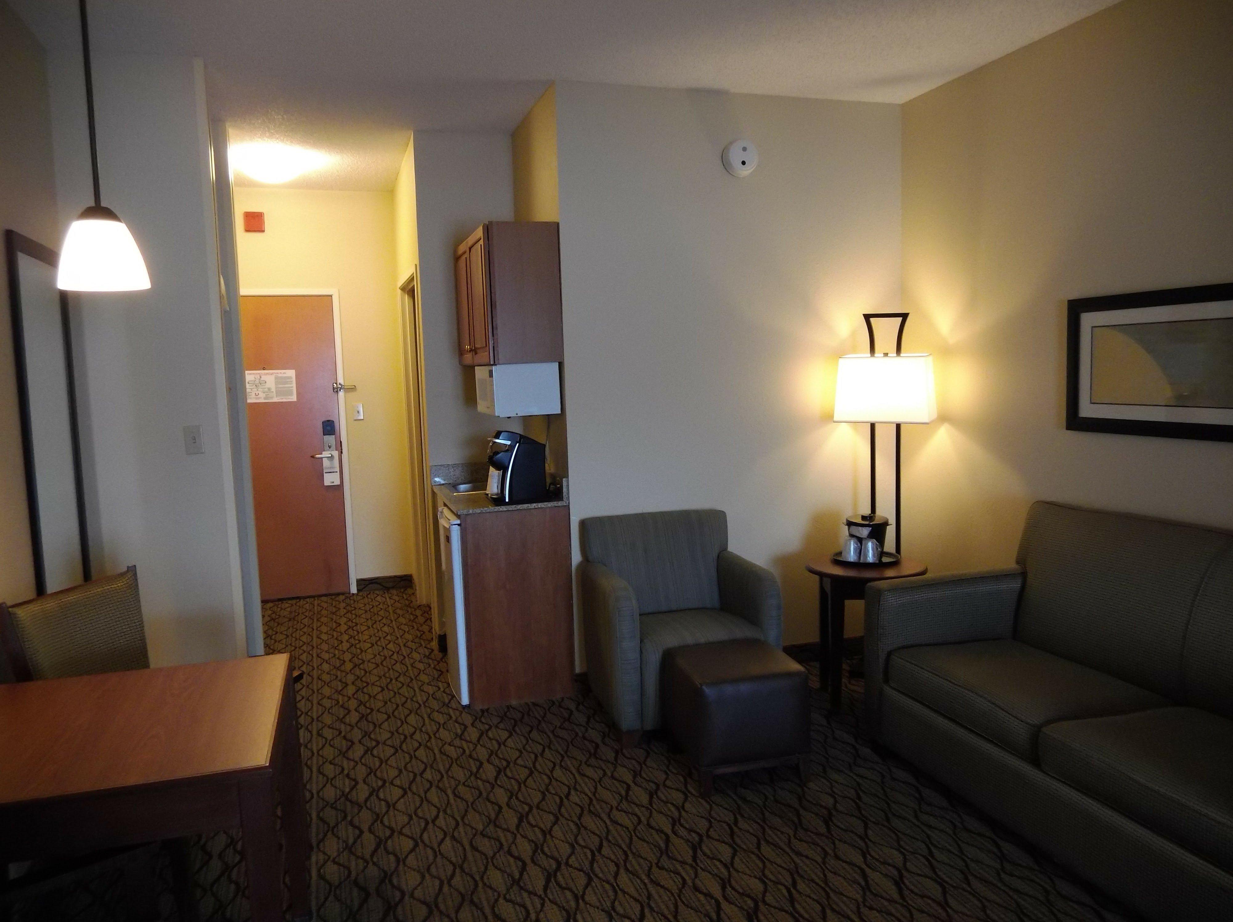 Holiday Inn Express Hotel & Suites Lancaster Dış mekan fotoğraf