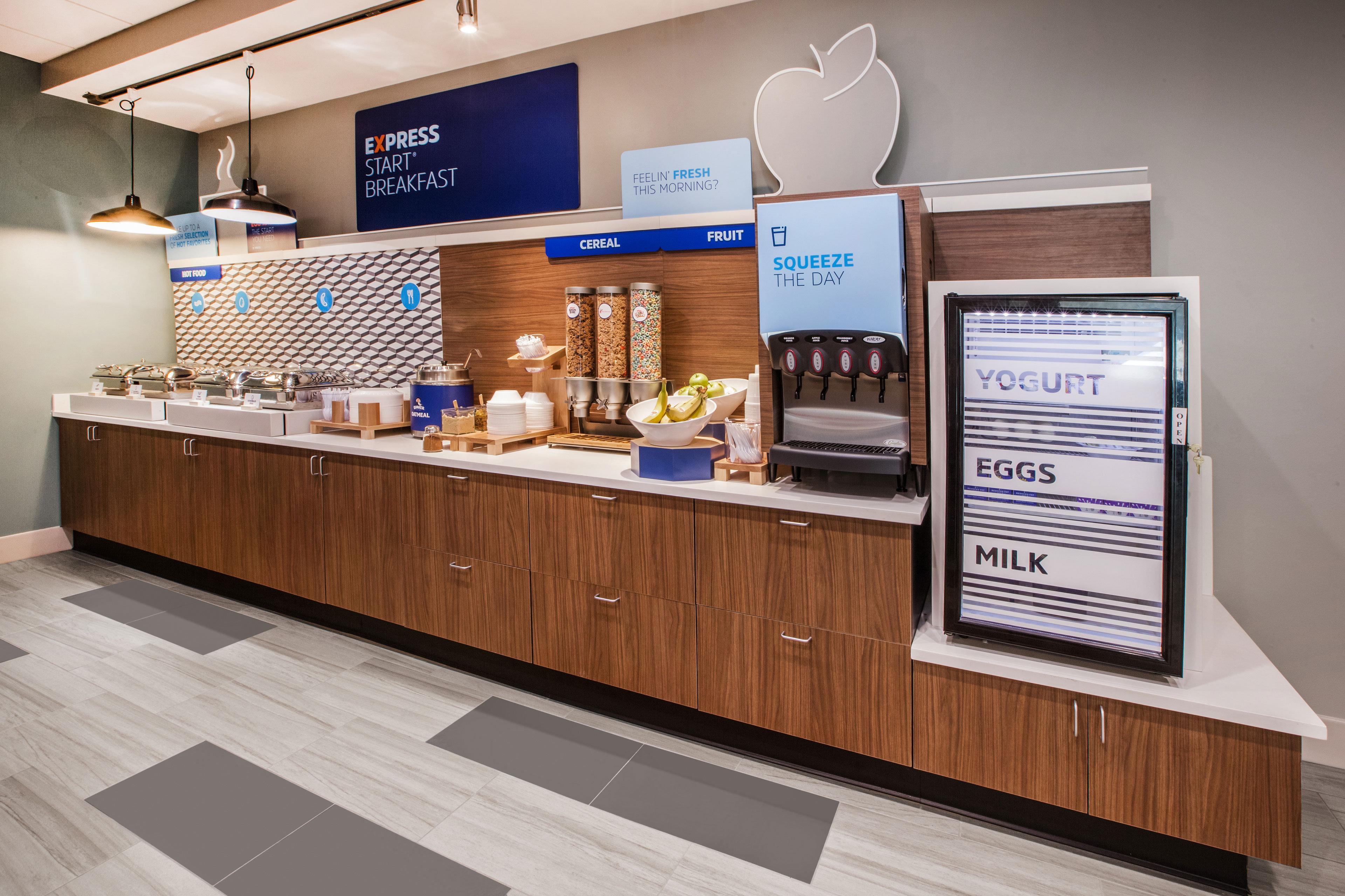 Holiday Inn Express Hotel & Suites Lancaster Dış mekan fotoğraf