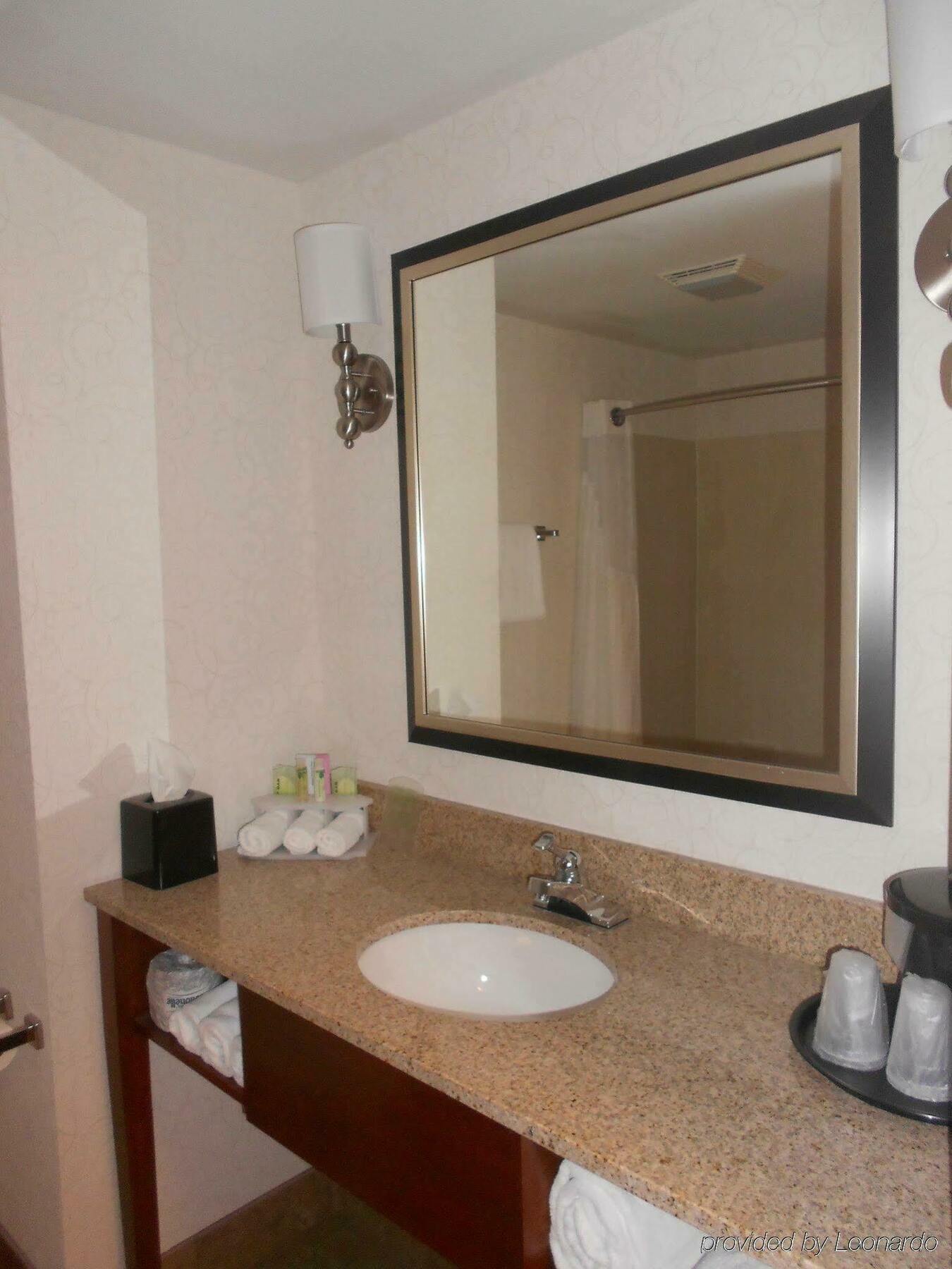Holiday Inn Express Hotel & Suites Lancaster Oda fotoğraf
